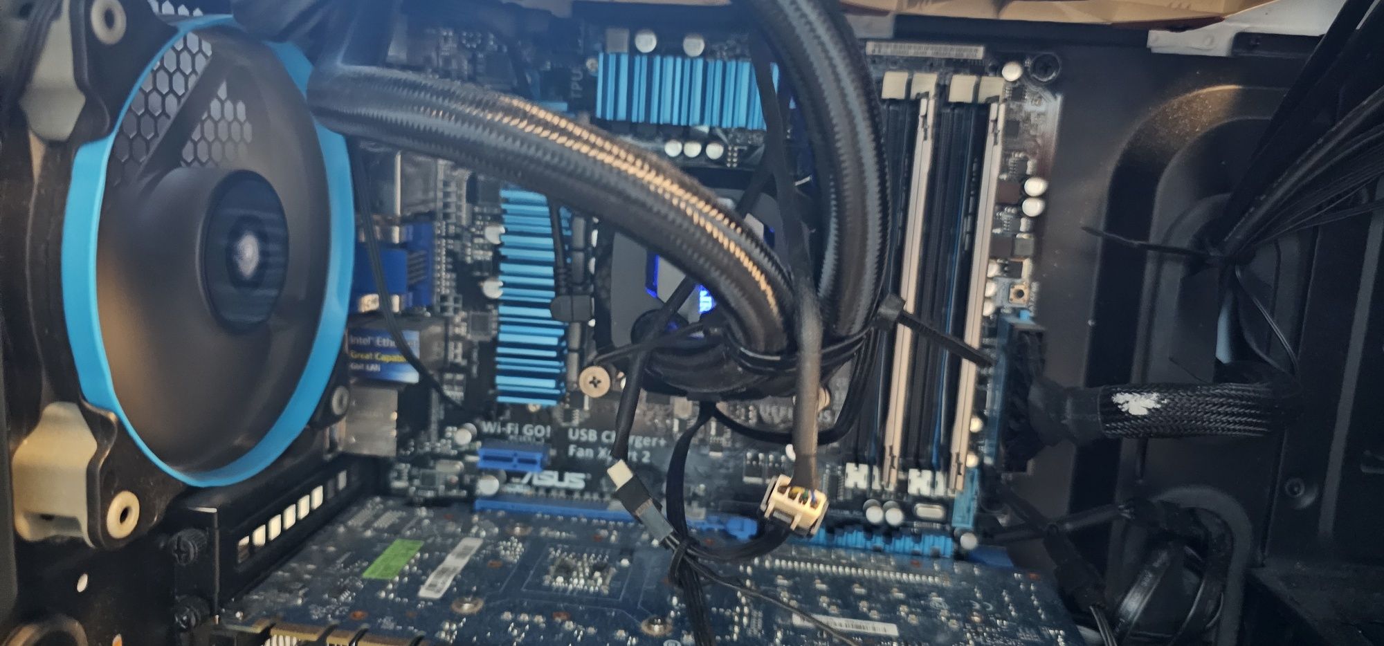 Unitate gaming asus rog i7 ram 16Gb gtx 4Gb ssd gta Fortnite csgo fifa