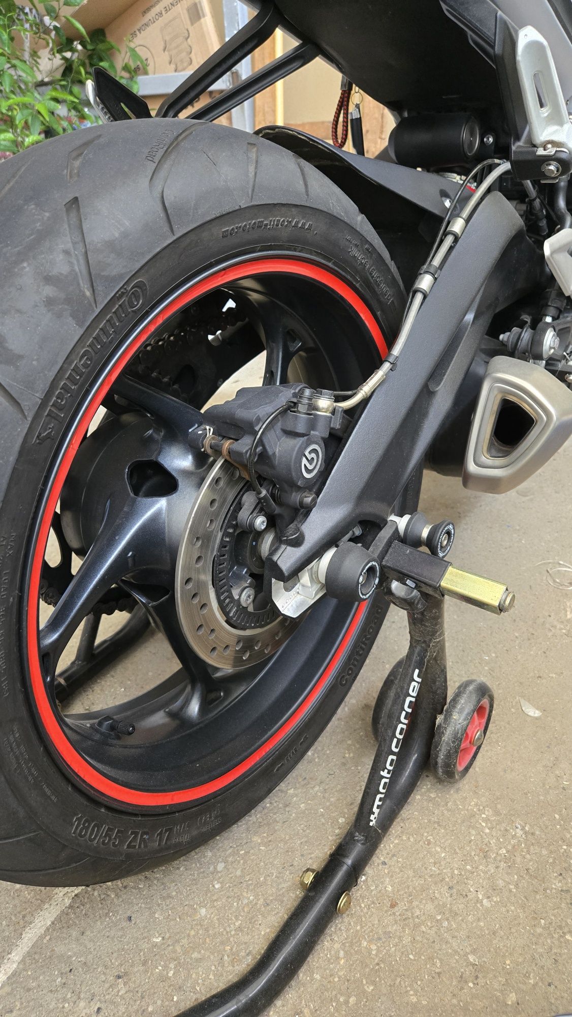 Triumph street triple 765R din 2024