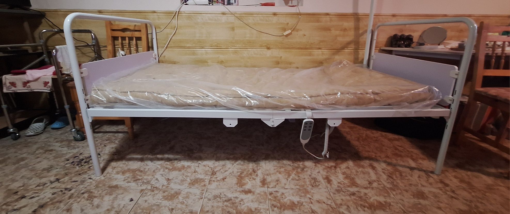 Електрическо болнично легло