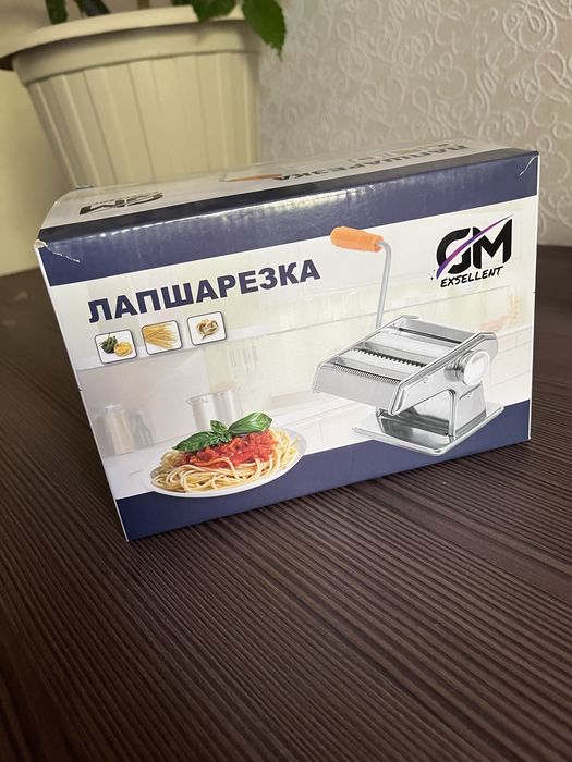 Лапшарезка  как новая.