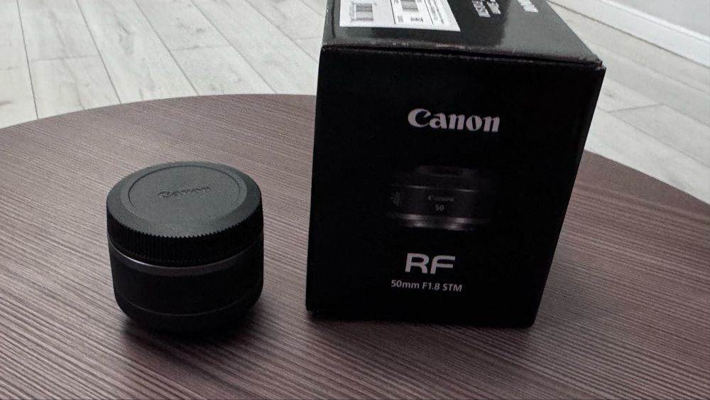 Объектив canon rf 50mm f / 1.8 stm