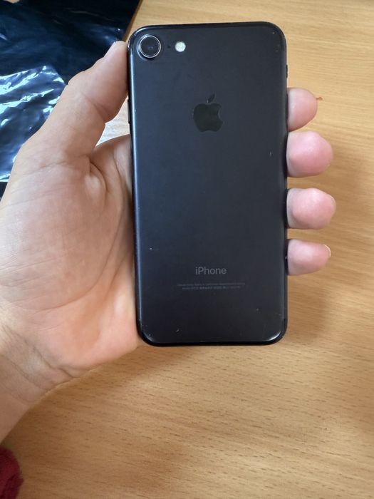 Iphone 7 sotiladi srochna