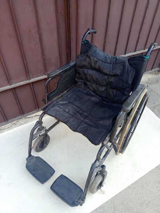 Каляска инвалидная .