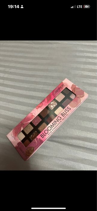 Paleta fete machiaj intacta