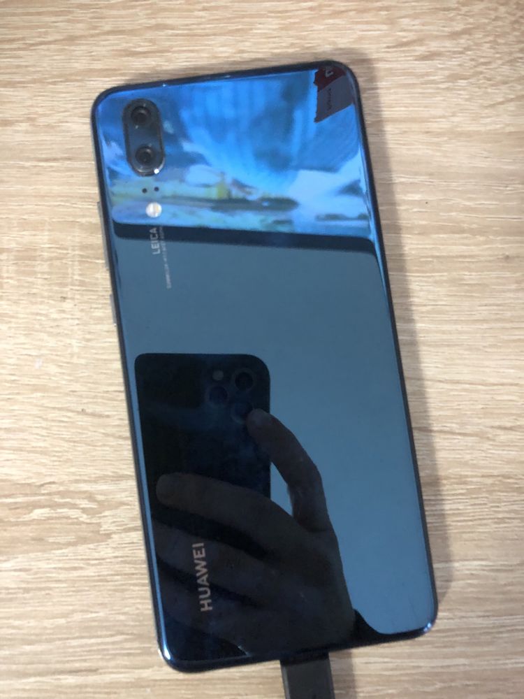 Huawei p20 , ecran spart , piese