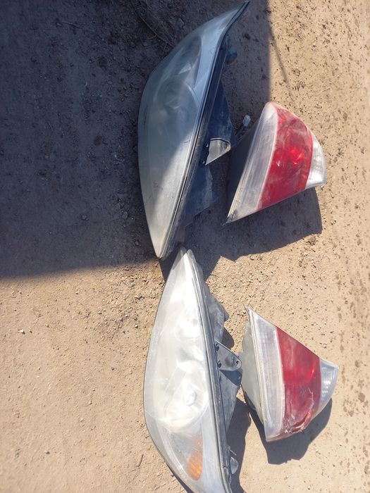 Продам фары на камри