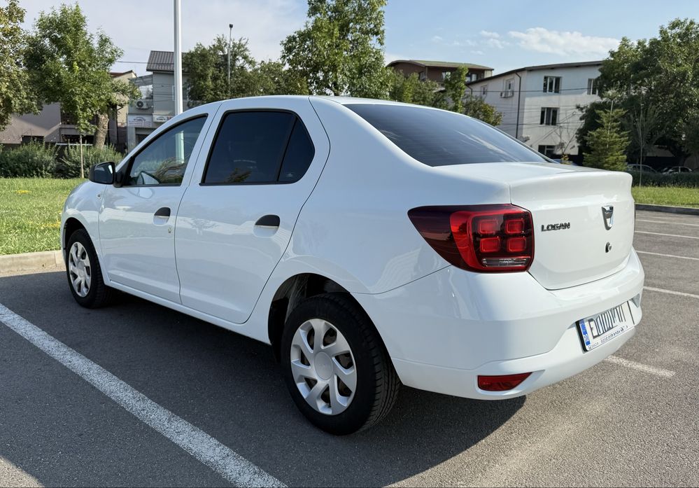 Dacia Logan doar 49.000 km, stare noua