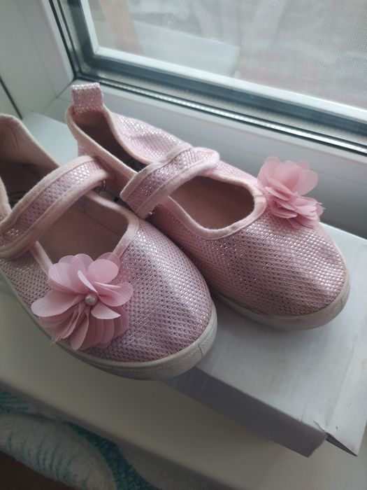 Обувь на девочку