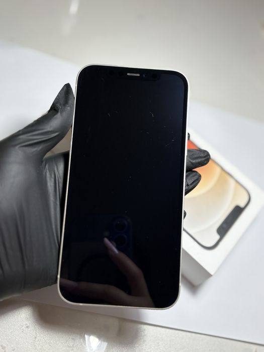 iPhone 12 Alb – 128GB – Impecabil, folosit 2 ani, arată ca noi