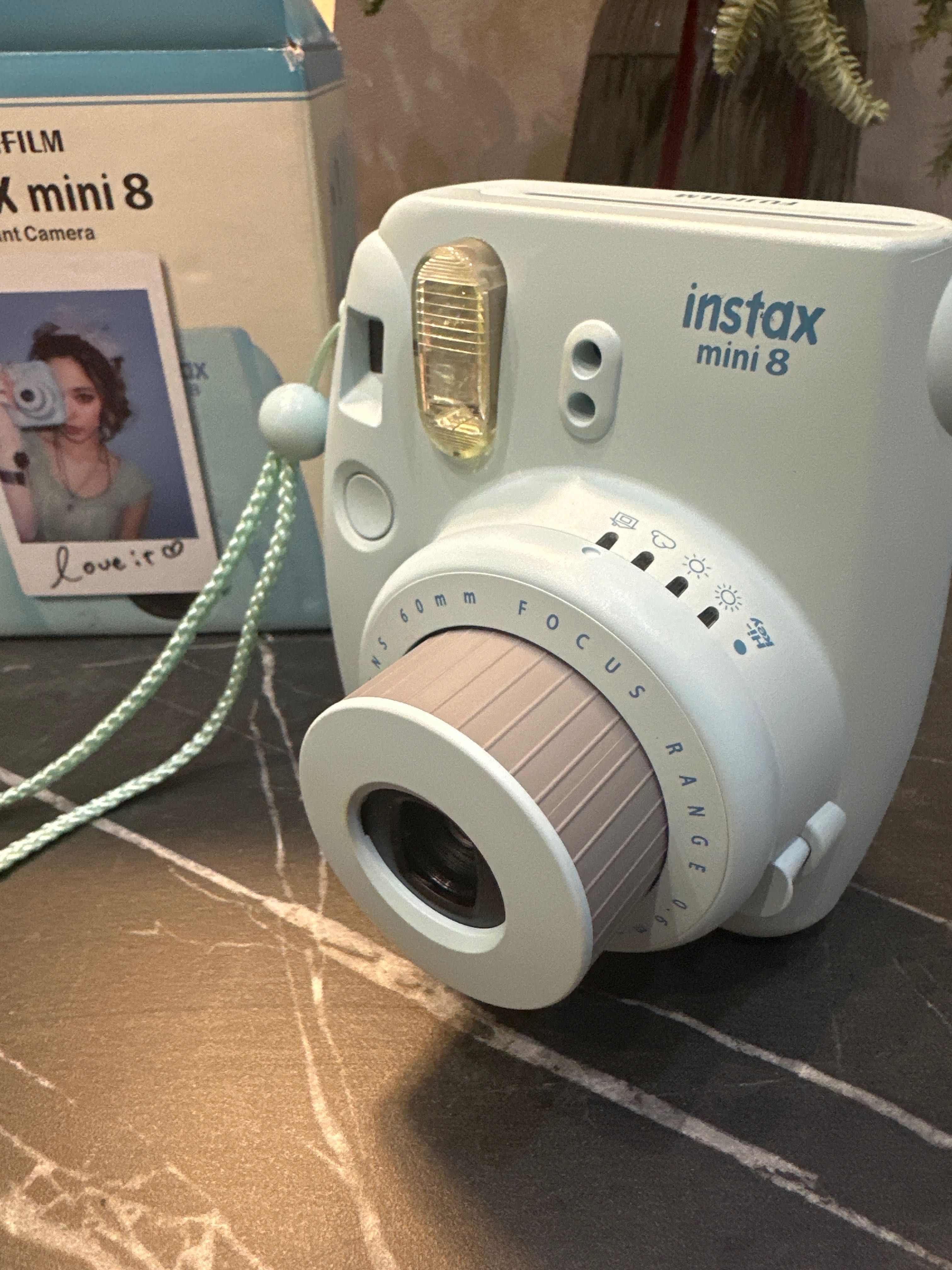 Камера Instax mini 8
