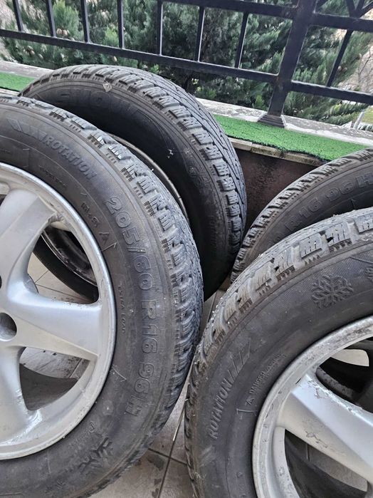 Зимни гуми с джанти 205\60 R16,  комплект 4бр.