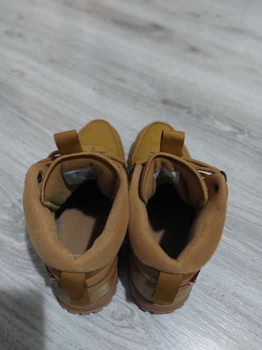Adidasi nike  (path mif winter maro caramel 9.5)