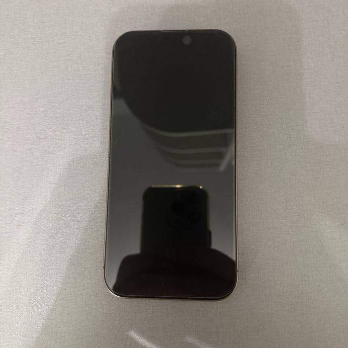 iphone 16 pro на 4-ри месеца като нов 100% батерия