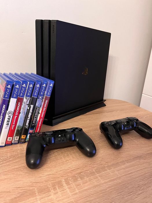 PlayStation 4 pro!! Impecabil !!!