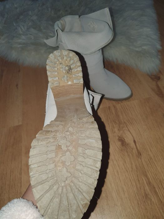 Botine elegante din piele intoarsa