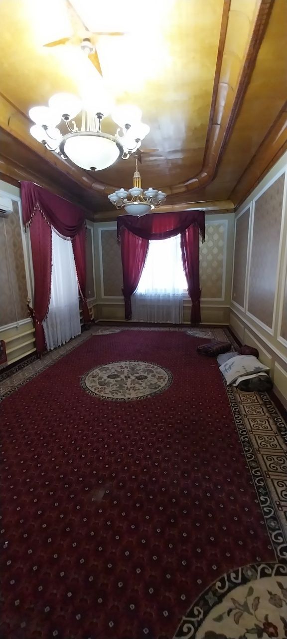 Talaba yoki ishlidigon bollaga Uchastka 750som.Chorsu bozorEski shaxar