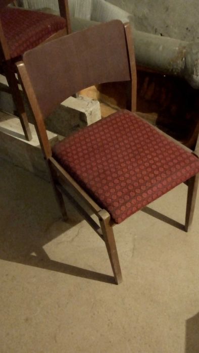 Столове за трапезария - тапицирани от масив