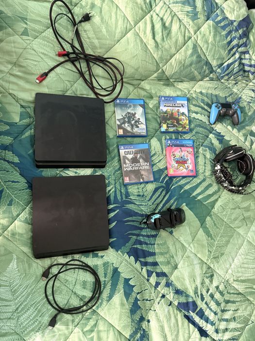 2x-PS4+1 контролер/зареждаща станция/слушалки и 4 игри