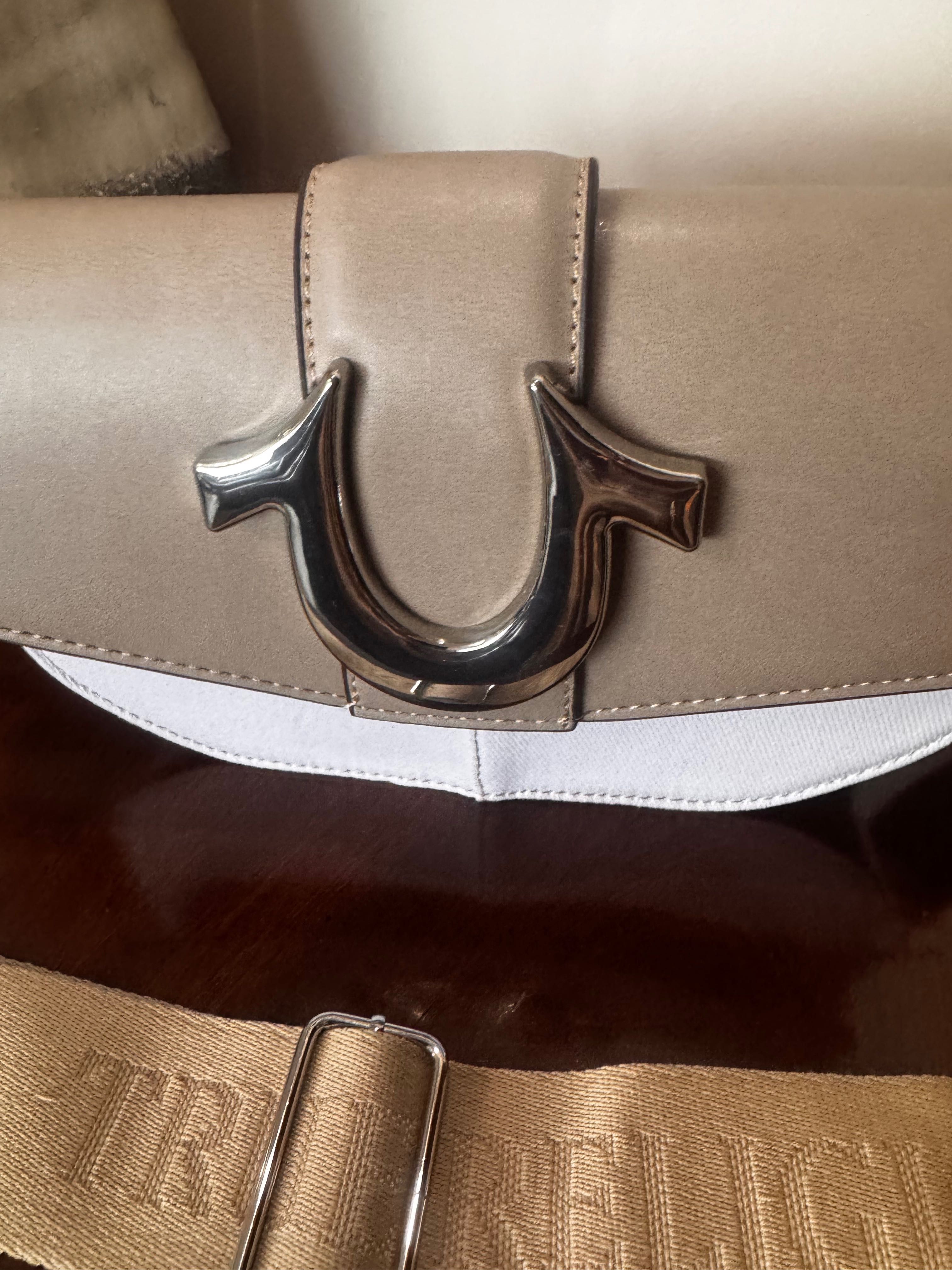 True Religion чанта