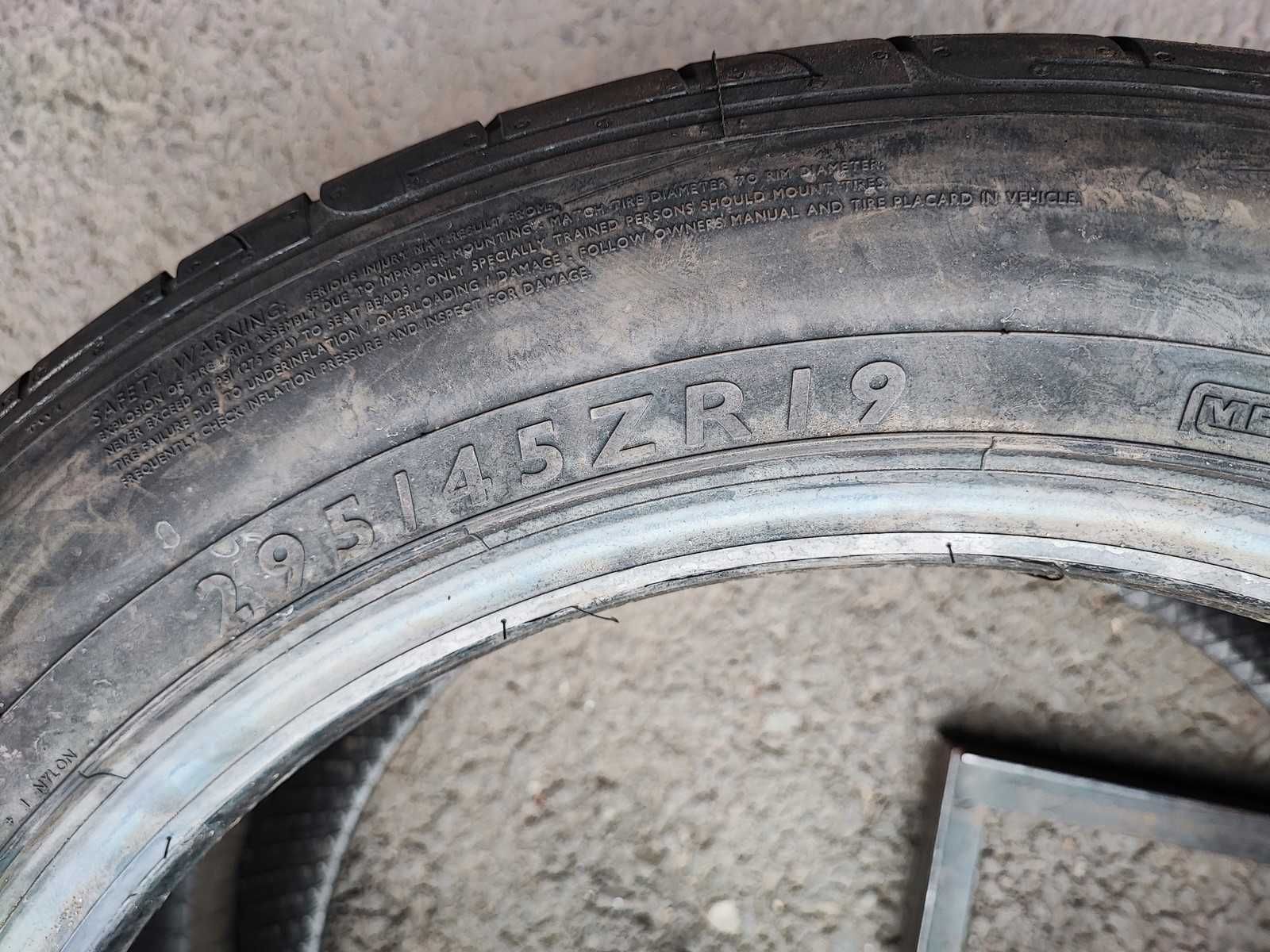 Anvelope de vara 295/45/19,295 45 R19 19 Dunlop cu montaj inclus