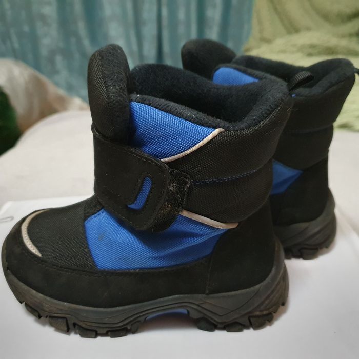 Продам зимние детскую обувь