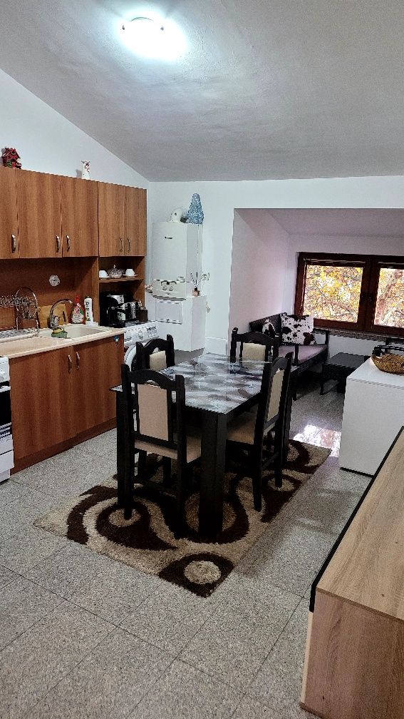 Дава се под наем Тристаен апартамент в Асеновград - 80 кв.м за 66.3 € - Снимка #2