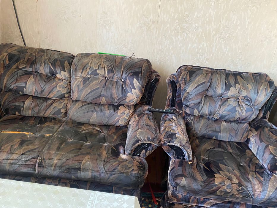 Диван и кресло б/у