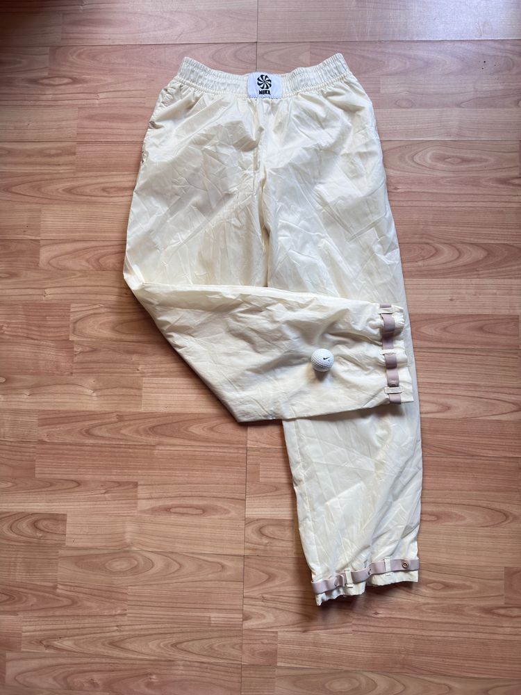 Pantaloni pants sweats joggers Nike Circa 72 Woven poliester femei