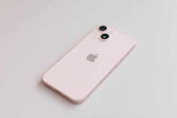 Iphone 13 в хорошем состояние!