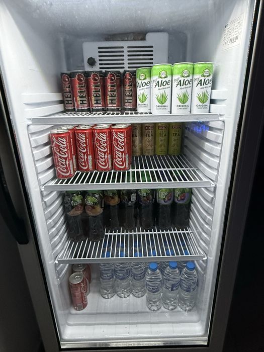 Хладилна витрина