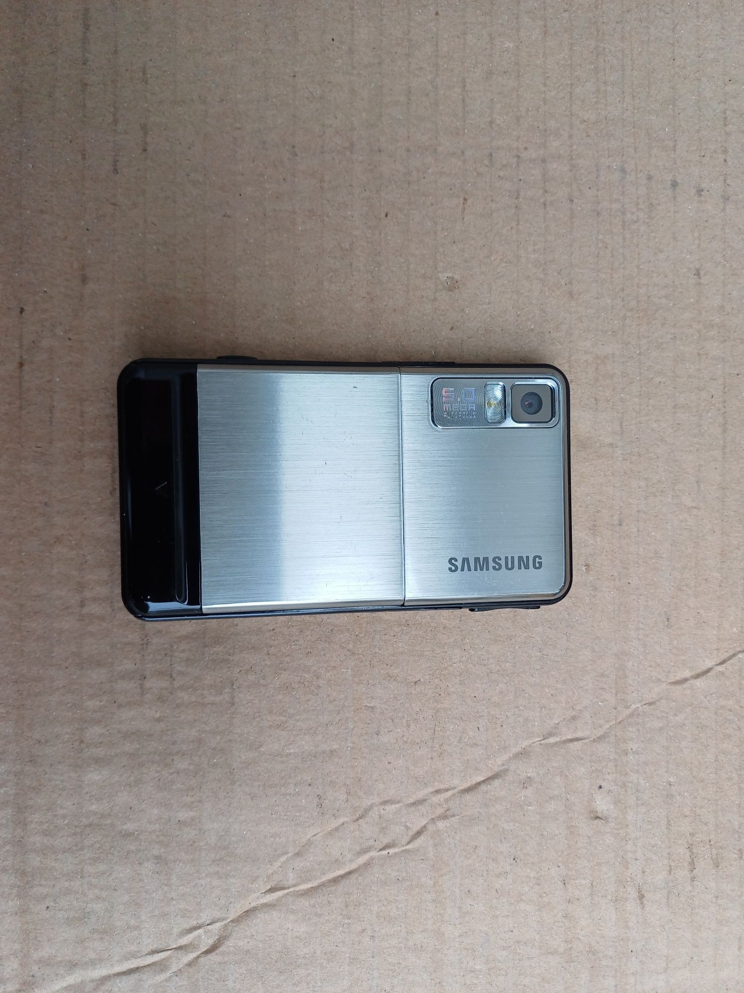 Telefon de colectie Samsung SGH-F480V in stare foarte buna.