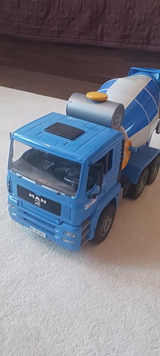 Бетоновоз, бетонобъркачка, камион Брудер Bruder