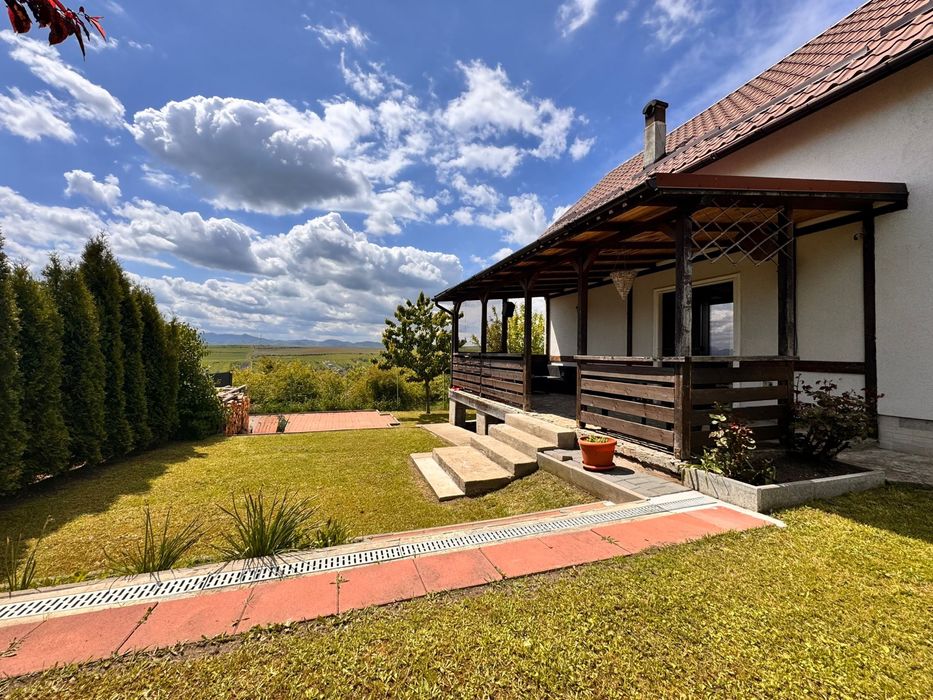 Casa individuala cu acces privat + teren 500 mp