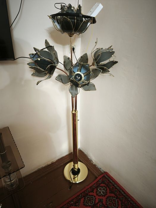 Светильник сотилади