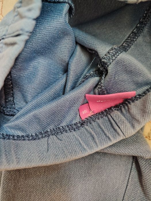 Bluza roșie25 lei  și compleuri 104-110,30 lei