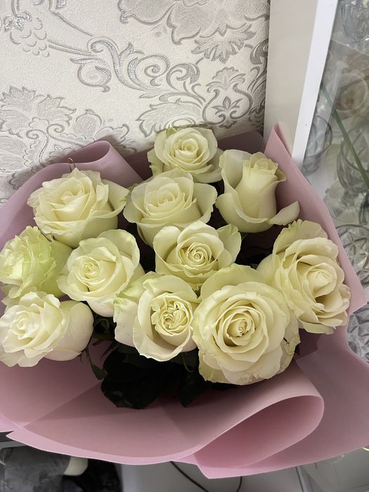 Продам букет из белых роз от романтик
