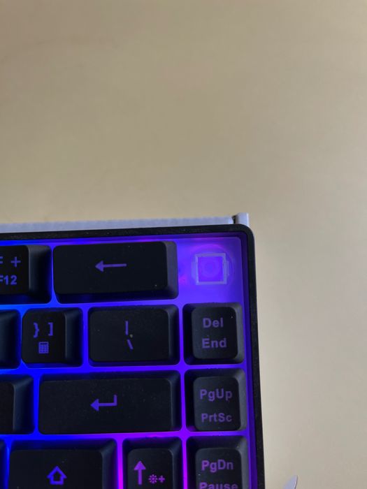 Tastatura RONIN 65%