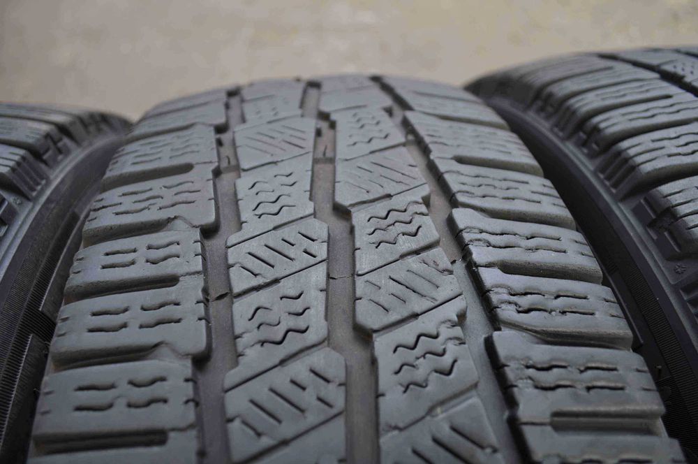 SET 4 Anvelope Iarna 215/60 R17C MICHELIN Agilis Alpin 109/107T