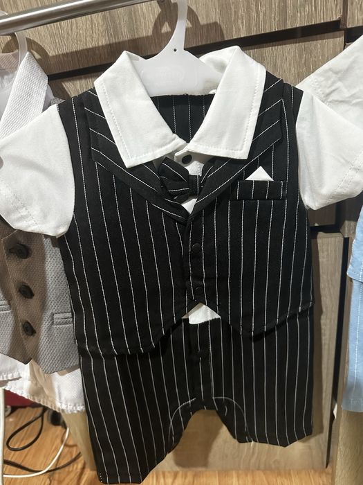 Официални дрешки за бебе