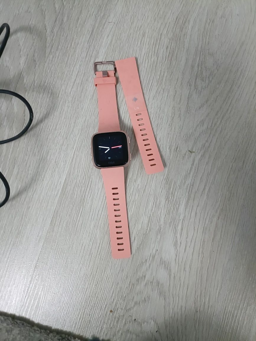 Smartwatch fitbit versa nou