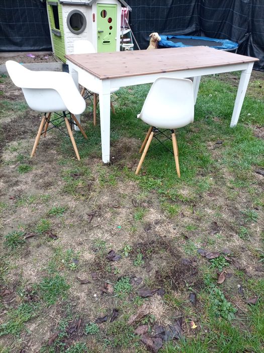 Masa cu 4 scaune + 1 tip fotoliu