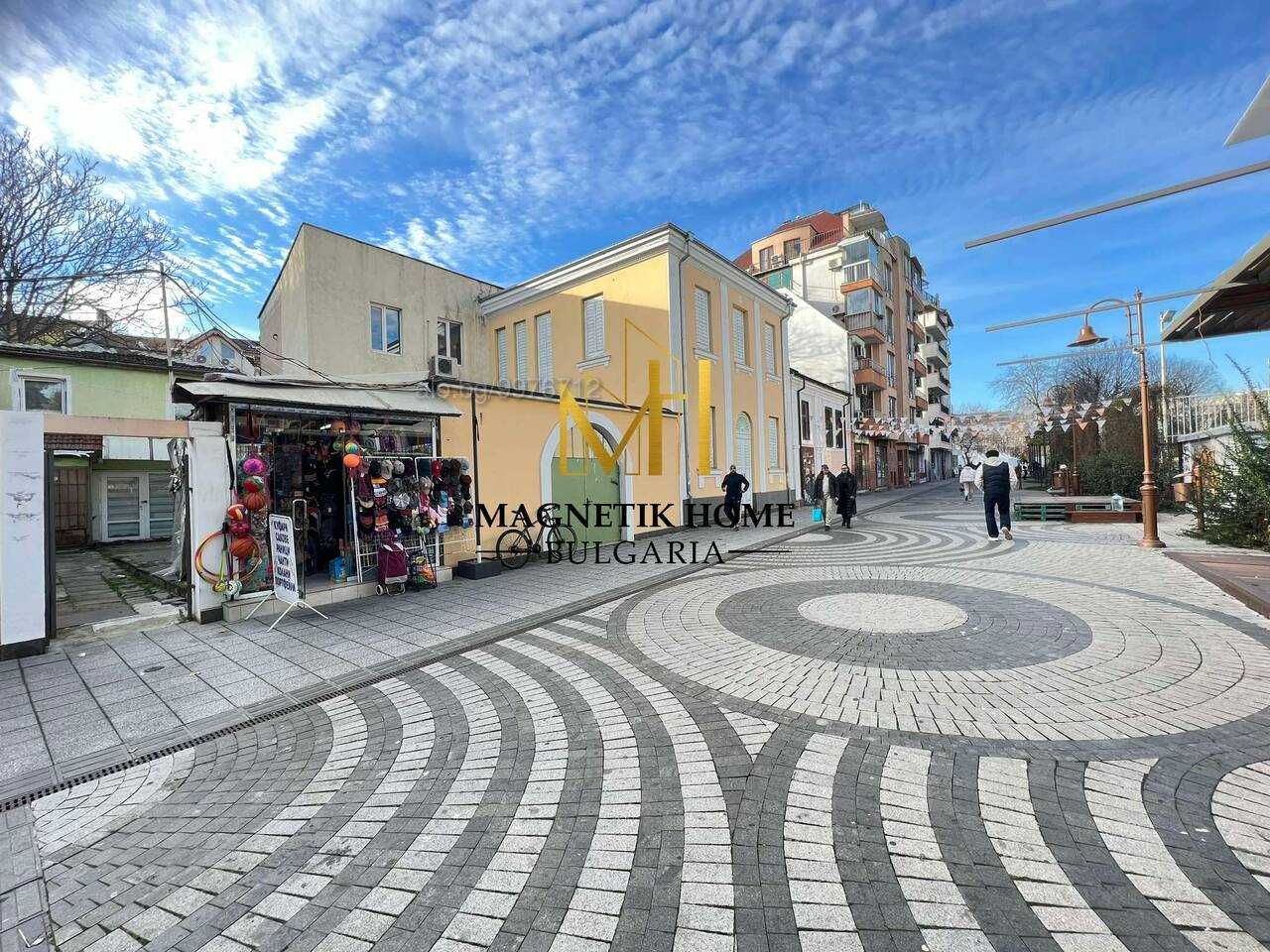 Чудесно ПАРТЕРНО помещение на метри от ”Александровска” в СУПЕР ЦЕНТЪР