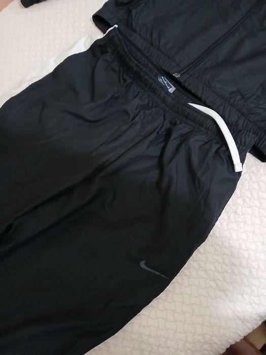 Мъжки поли-плетен анцуг Nike Sportswear Club в черно и бяло,