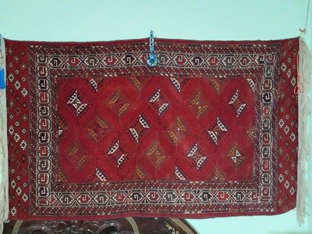 Asl 100 yillik turkman gilami.