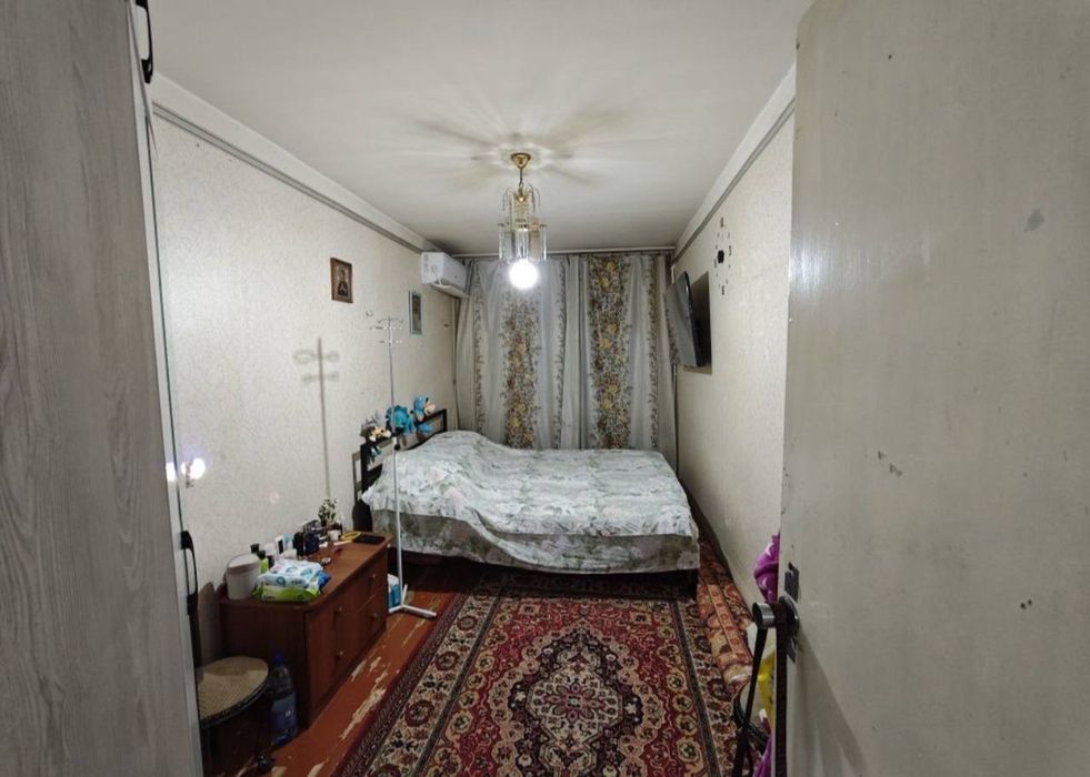 Срочно! Квартира на Мирабад-11 роддом 2/5/5 общ пл 52м ,балкон 2*6