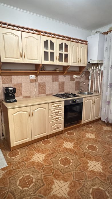 Vand mobila bucatarie/masa/scaune/living