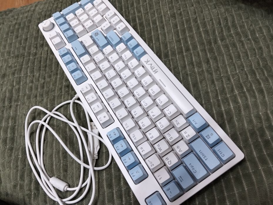 Продам клавиатуру механическая defender