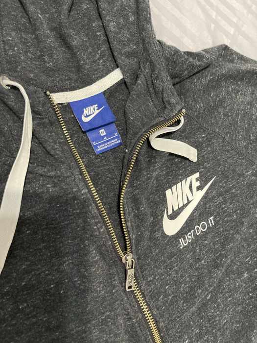 Bluza dama Nike, impecabila