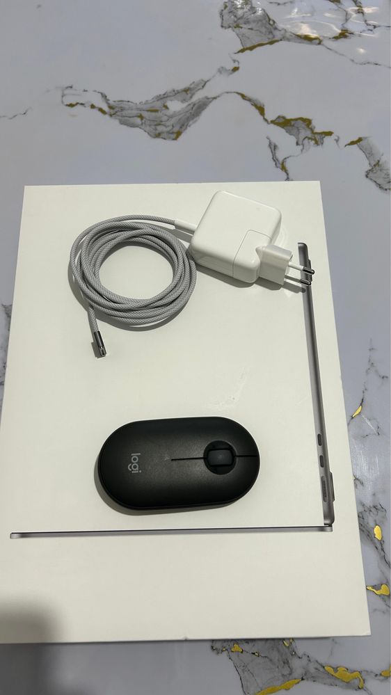 Mac book Air13, M2