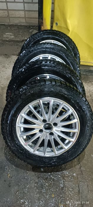 Прдам комплект зимних шин R14